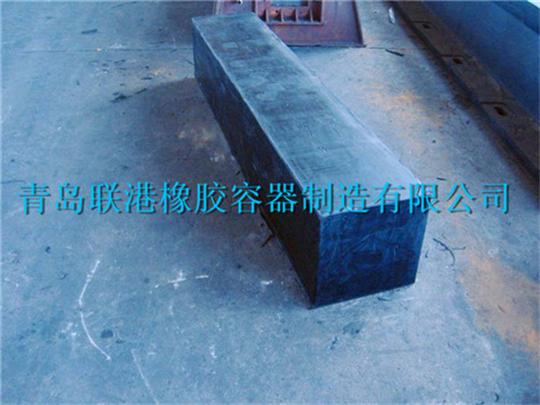 实心橡胶护舷